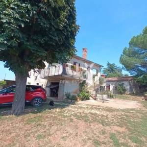 ISTRA,LOVREČ - Kamena kuća s okućnicom