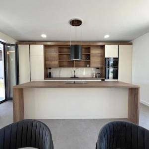 ISTRA,MARČANA - Moderna novogradnja s bazenom 
