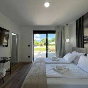 ISTRA,MARČANA - Moderna novogradnja s bazenom 