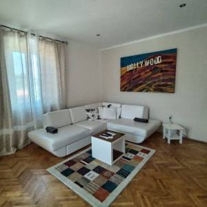 ISTRA,MEDULIN- Kamena kuća sa bazenom u centru!