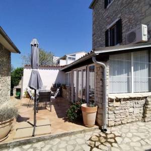 ISTRA,MEDULIN- Kamena kuća sa bazenom u centru!