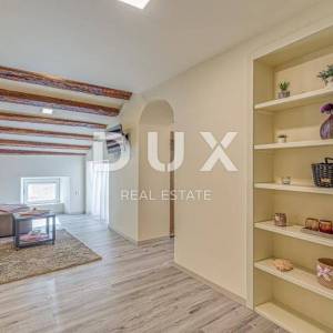 ISTRA,POREČ - Ekskluzivna prilika, apartman prvi red do mora!