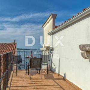 ISTRA,POREČ - Ekskluzivna prilika, apartman prvi red do mora!