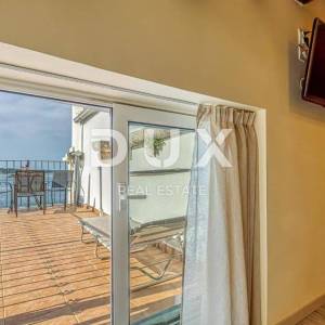 ISTRA,POREČ - Ekskluzivna prilika, apartman prvi red do mora!