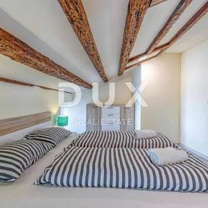 ISTRA,POREČ - Ekskluzivna prilika, apartman prvi red do mora!