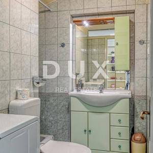 ISTRA,POREČ - Ekskluzivna prilika, apartman prvi red do mora!