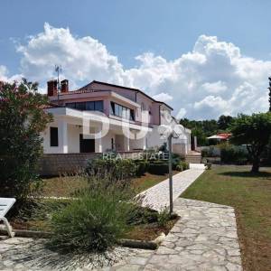 ISTRA,POREČ - Hotel sa bazenom i prostranom okućnicom!