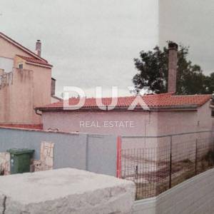 ISTRA,ŠIŠAN - Kuća sa dva stana i garažom!