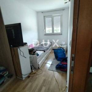 ISTRA,ŠIŠAN - Kuća sa dva stana i garažom!