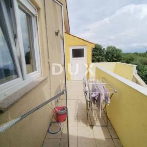 ISTRA,ŠIŠAN - Kuća sa dva stana i garažom!