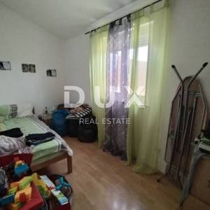 ISTRA,ŠIŠAN - Kuća sa dva stana i garažom!