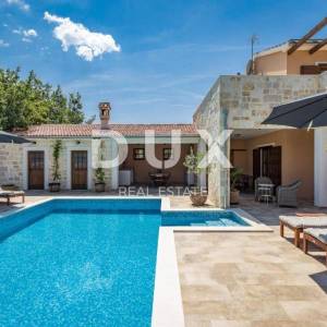 ISTRA,SVETVINČENAT - Rustikalna vila s bazenom