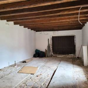 ISTRA.TINJAN - Dva kamena objekta 