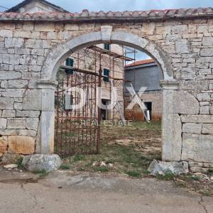 ISTRA,TINJAN- prekrasna starina idealna za turizam!