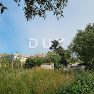 ISTRA,VALTURA - Građevinsko zemljište s objektom