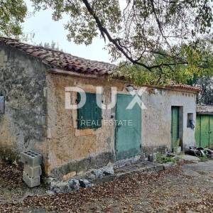 ISTRA,VALTURA - Građevinsko zemljište s objektom