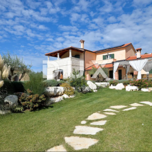 ISTRA,VIŠNJAN - Istarska vila okružena prirodom