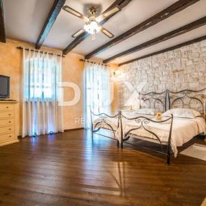 ISTRA,VIŠNJAN - Luksuzna kamena vila s bazenom