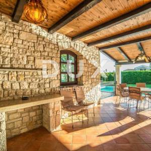 ISTRA,VIŠNJAN - Luksuzna kamena vila s bazenom