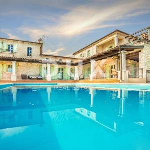 ISTRA,VIŠNJAN - Luksuzna kamena vila s bazenom