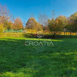 IVANEC: 12 EUR/m2, IDILIČNA LOKACIJA, PRIKLJUČAK VODE!