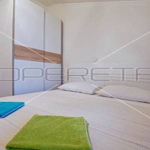 Izvanredna investicija u blizini grada Paga, 8 apartmana, 420 m2 stambenog prost