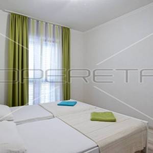Izvanredna investicija u blizini grada Paga, 8 apartmana, 420 m2 stambenog prost