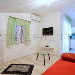 Izvanredna investicija u blizini grada Paga, 8 apartmana, 420 m2 stambenog prost