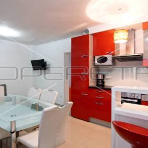 Izvanredna investicija u blizini grada Paga, 8 apartmana, 420 m2 stambenog prost