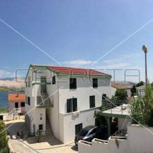 Izvanredna investicija u blizini grada Paga, 8 apartmana, 420 m2 stambenog prost