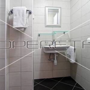 Izvanredna investicija u blizini grada Paga, 8 apartmana, 420 m2 stambenog prost