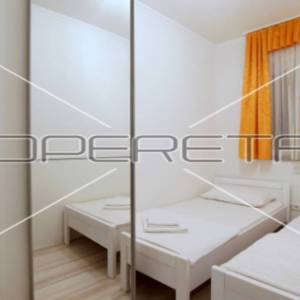 Izvanredna investicija u blizini grada Paga, 8 apartmana, 420 m2 stambenog prost
