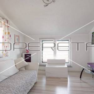 Izvanredna investicija u blizini grada Paga, 8 apartmana, 420 m2 stambenog prost