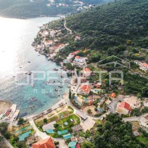 Izvanredna prilika: Građevinsko zemljište od 722m2, u Molunatu, blizu Dubrovnika