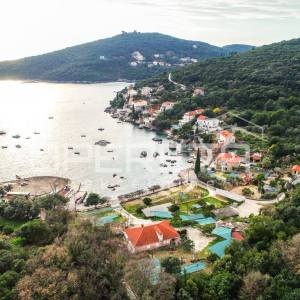Izvanredna prilika: Građevinsko zemljište od 722m2, u Molunatu, blizu Dubrovnika