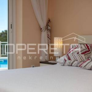 IZVRSNA PRILIKA! Komforna kuća s pogledom na more u Sumartinu, otok Brač – ideal