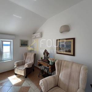 Jadranovo, 86.43m2, 1s+db, terasa s predivnim pogledom na more