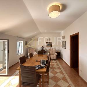 Jadranovo, 86.43m2, 1s+db, terasa s predivnim pogledom na more