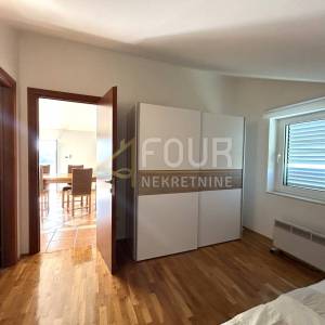 Jadranovo, 86.43m2, 1s+db, terasa s predivnim pogledom na more
