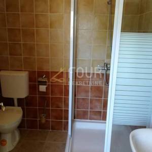 Jadranovo, 91.80m2 tavan uređen kao stan
