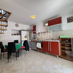 Jadranovo, dvojna kuća, 50m2, pogled na more