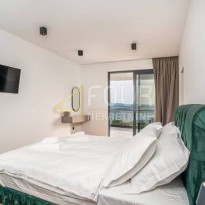 Jadranovo, novogradnja, luksuzna kuća s bazenom, pogled na more!