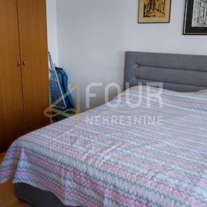 Jadranovo, samostojeća kuća s 3 apartmana