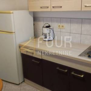 Jadranovo, samostojeća kuća s 3 apartmana