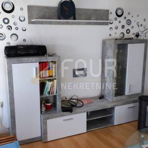 Jadranovo, samostojeća kuća s 3 apartmana