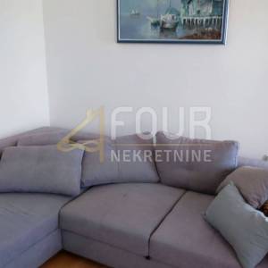 Jadranovo, samostojeća kuća s 3 apartmana