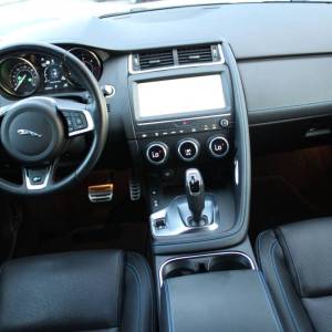 Jaguar E Pace 2.0D 180ks AUTOMATIK R-Dynamic 4x4 *NAVI,LED,KAMERA*