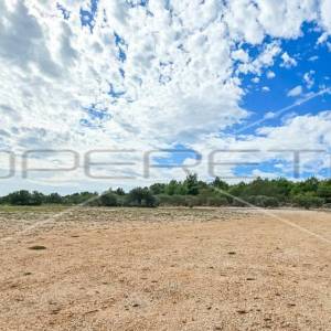 Jedinstvena prilika, poljoprivredno zemljište s pogledom na more, 12.938m2 
