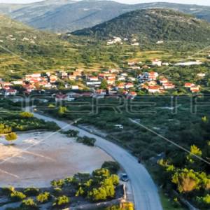 Jedinstvena prilika, poljoprivredno zemljište s pogledom na more, 12.938m2 

