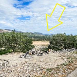Jedinstvena prilika, poljoprivredno zemljište s pogledom na more, 12.938m2 
